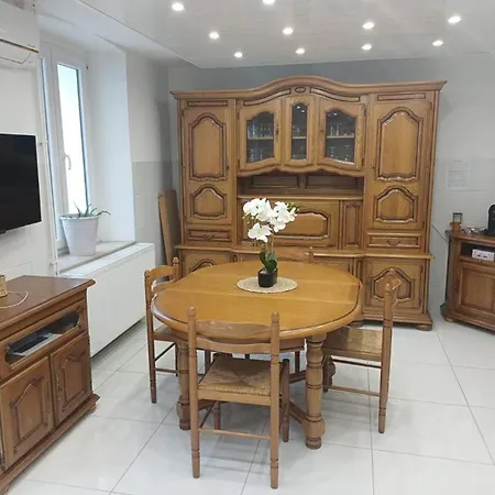 Kwe Vanie 8 Ou 9 Personnes Busendorf