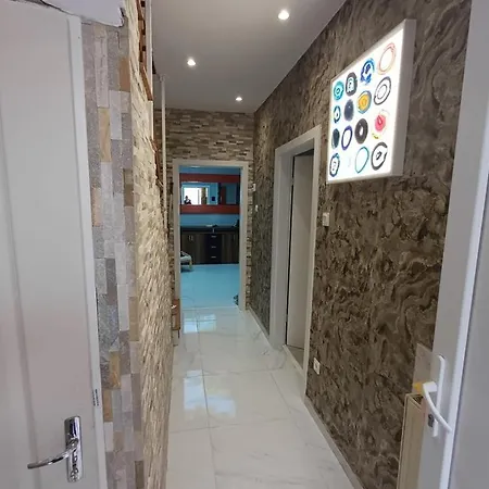 Nyaraló Kwe Vanie 8 Ou 9 Personnes