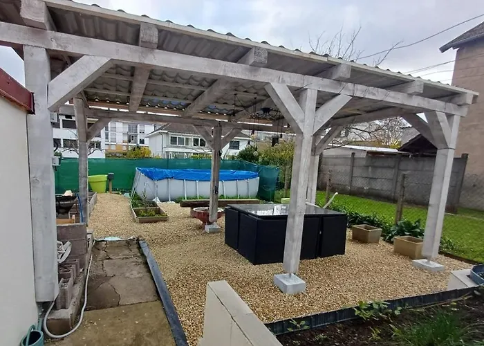 Kwe Vanie 8 Ou 9 Personnes Semesterbostad Busendorf